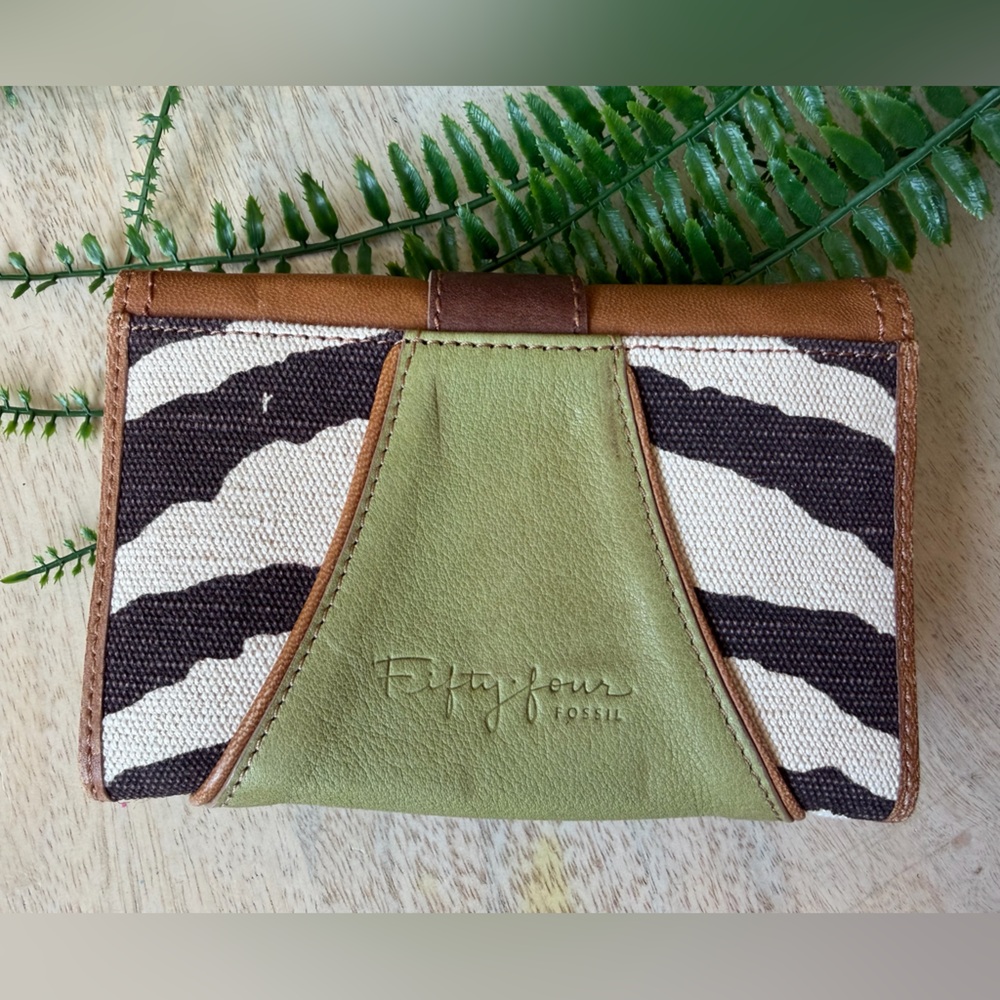 FOSSIL Fifty-Four Wallet Leather Fabric, Never Used Zebra Print - Picture 2 of 5
